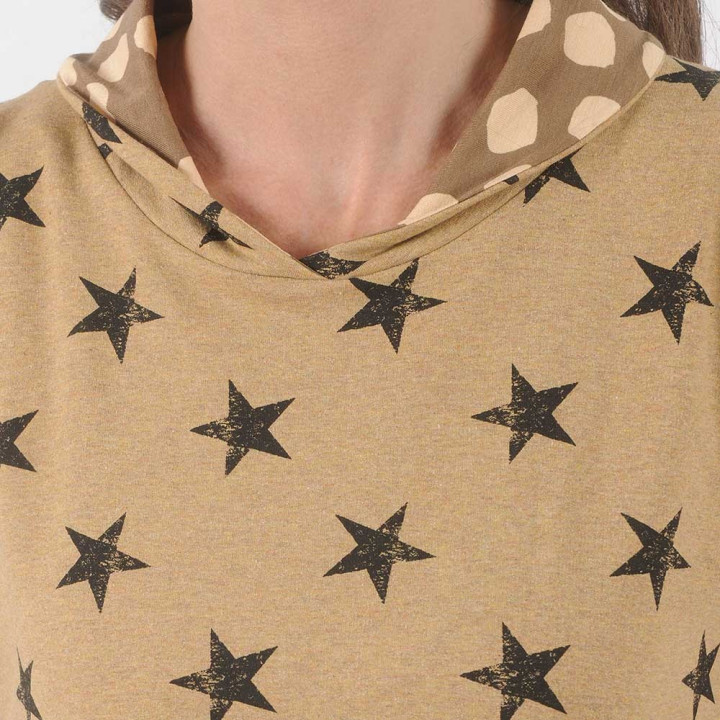 Camel beige bubble dress with black stars, short sleeves
