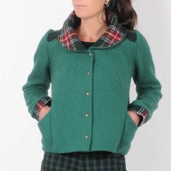 Short green wool jacket with wide collar