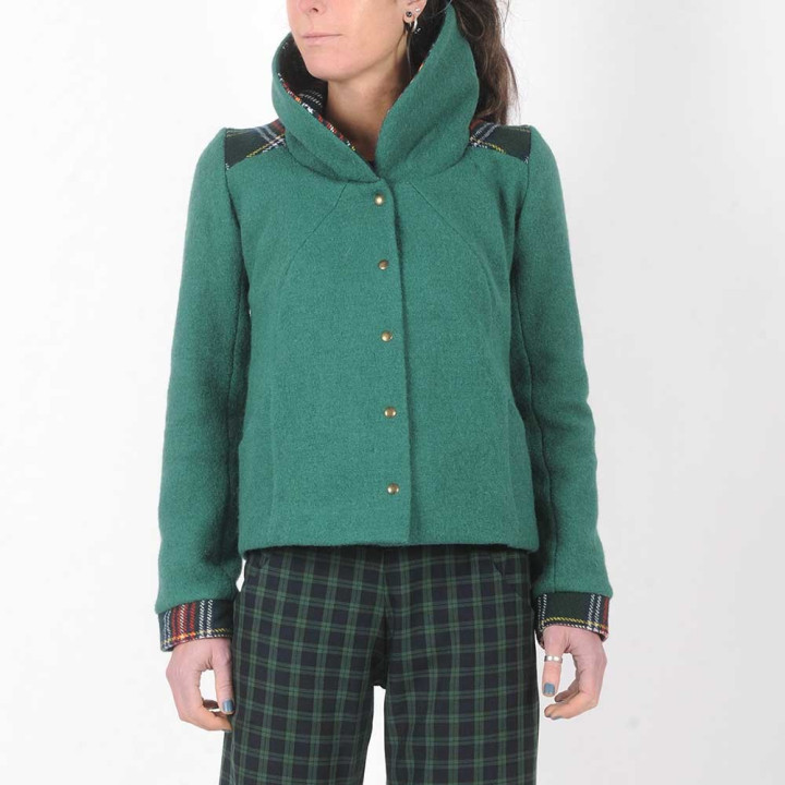 Short green wool jacket with wide collar