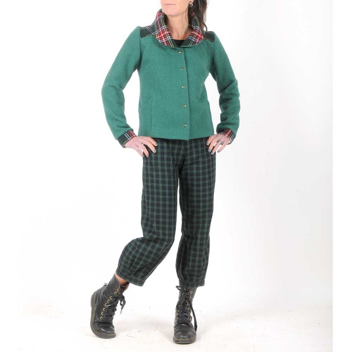 Short green wool jacket with wide collar