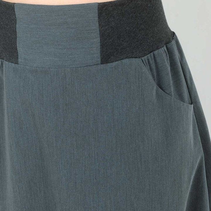 Dark grey bubble skirt with pockets, stretchy belt