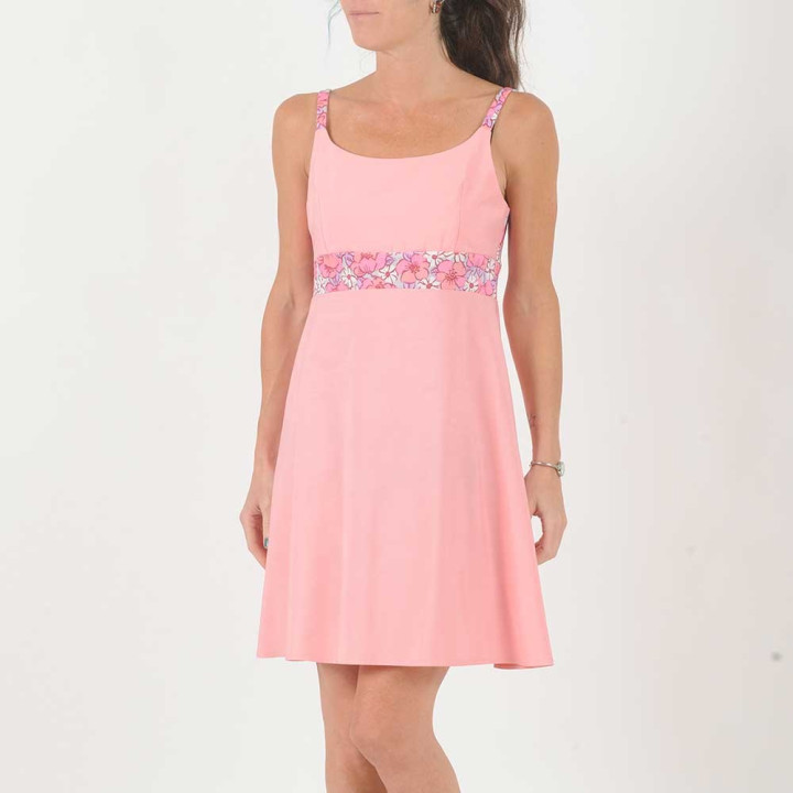 Short pink dress with straps, floral details