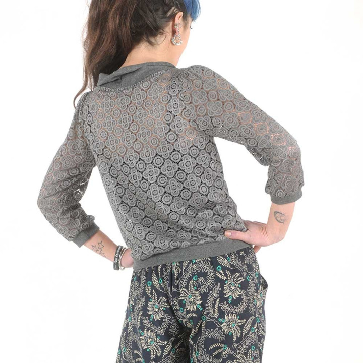 Blouse made in France créateur français dentelle grise, col bateau