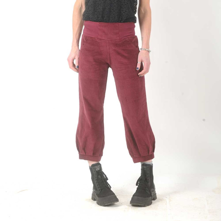 Pantalon original de créateur fabriqué en France jeune créateur femme 4/5 velours bordeaux côtelé, ceinture jersey