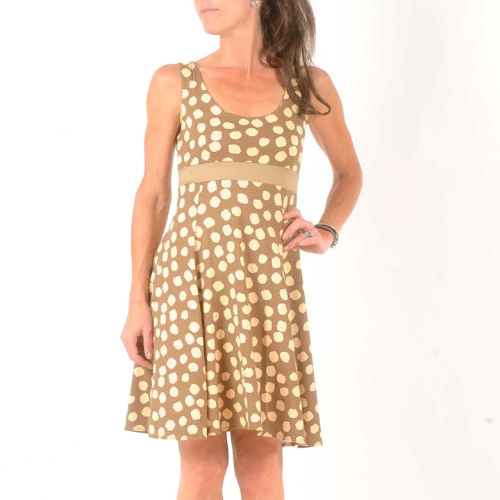 Robe courte jersey camel à gros pois, sans manches
