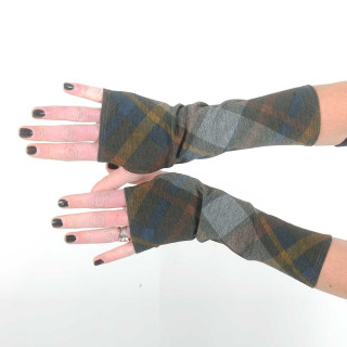 Long armwarmers, dark plaid jersey