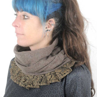 Tour de cou maille laine marron, volants de dentelle