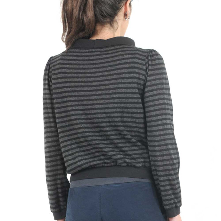 Pull court maille laine rayée grise et noire