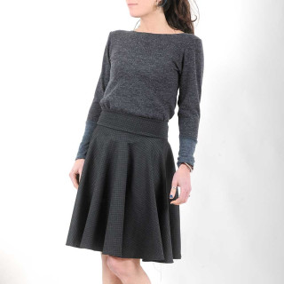 Flared dark jersey skirt with small houndstooth print