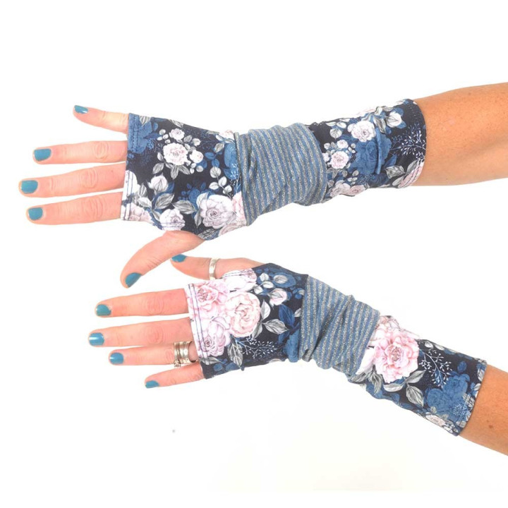 Long jersey armwarmers in a patchwork of grey print and white dots