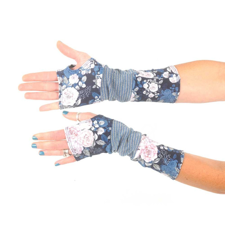 Long jersey armwarmers in a patchwork of grey print and white dots