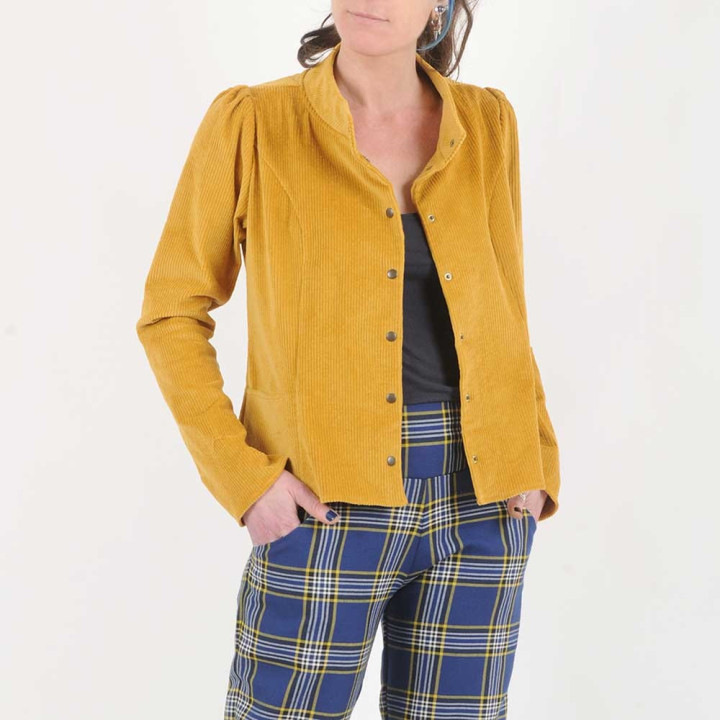Veste femme ajustée, velours côtelé jaune moutarde, col officier