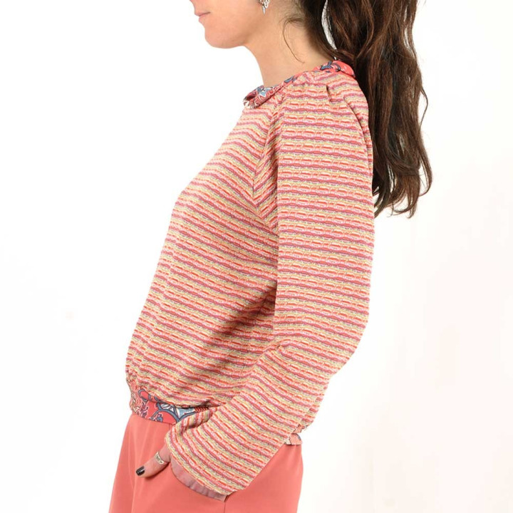 Blouse maille tons rose saumon, col bateau