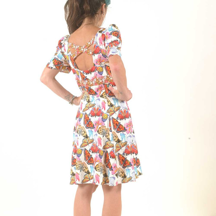 Robe courte jersey papillons colorés, manches courtes