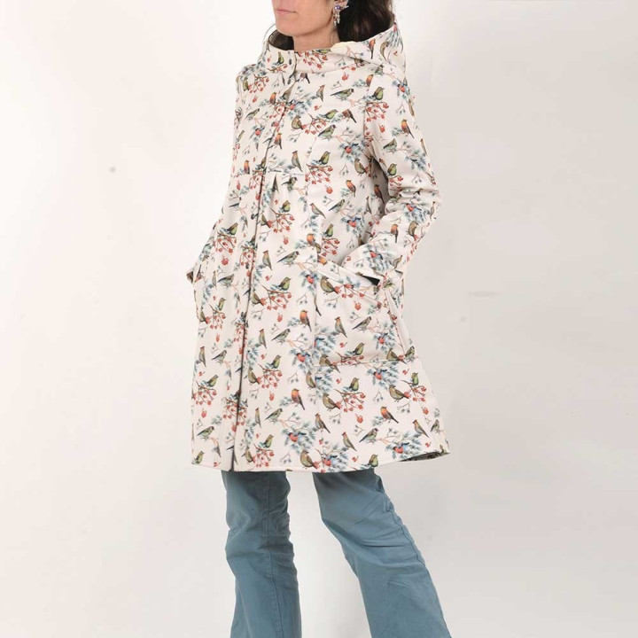 Manteau imperméable polaire imprimé oiseaux fond écru