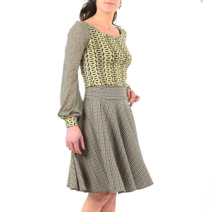 Flared beige and black houndstooth jersey skirt