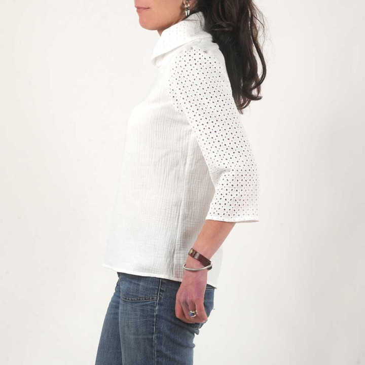 Haut femme blanc en double gaze de coton, manches 3/4 et col foulard