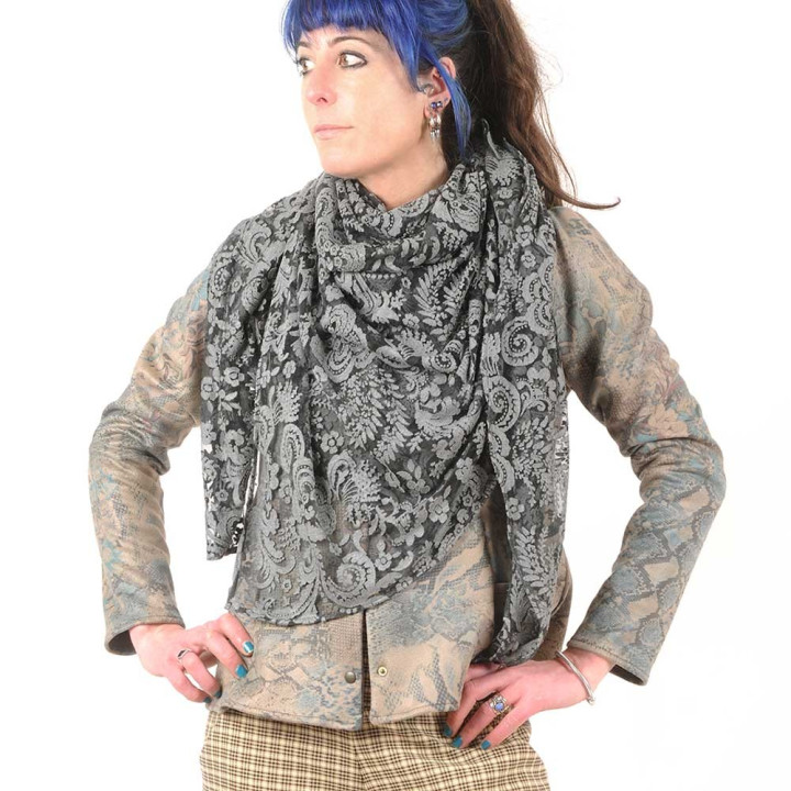 Large foulard résille dévorée noire et grise, motif floral