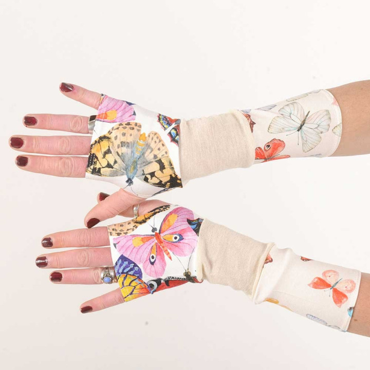 Mitaines longues blanches et colorées, motif papillons