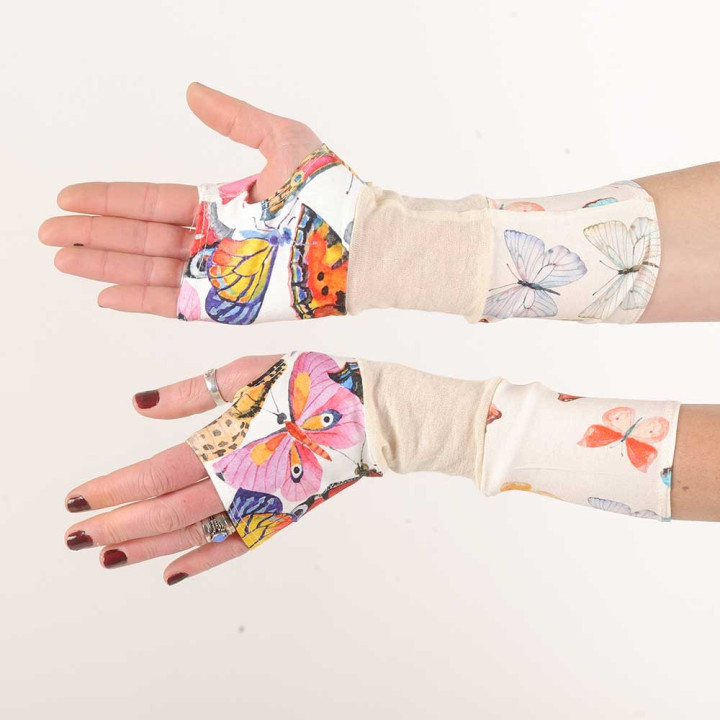 Mitaines longues blanches et colorées, motif papillons