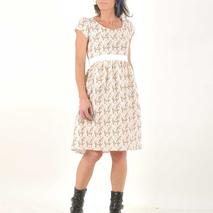 Swallow print white cotton gauze dress with short sleeves and belt