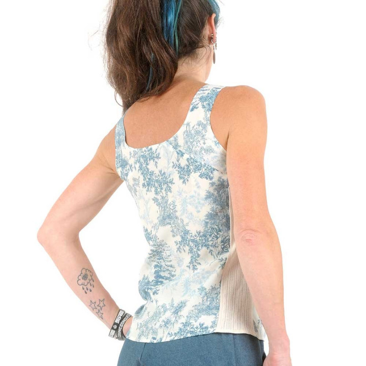 Top débardeur femme sans manches imprimé arbres bleu écru, style toile de jouy