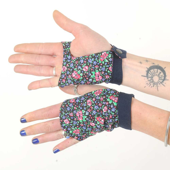 Floral fingerless gauntlets, vintage cotton