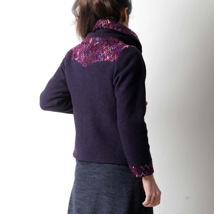 Short purple wool coat with wide collar