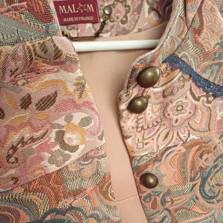 Manteau femme à capuche, patchwork de tissus vieux rose, dos pointu