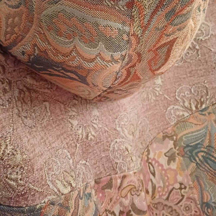 Manteau femme à capuche, patchwork de tissus vieux rose, dos pointu