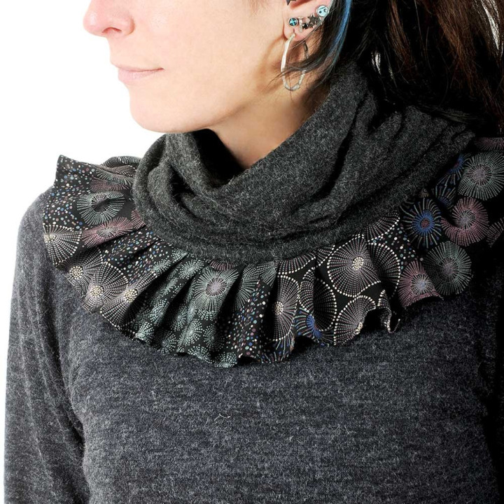 Dark grey knit pleated snood with printed ruffles