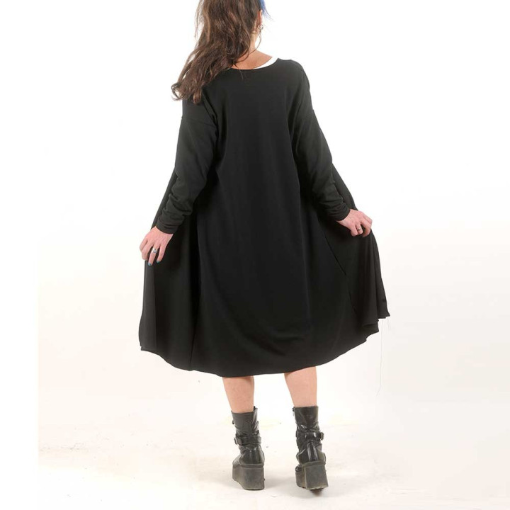 Gilet long noir coupe ample, manches longues froncées