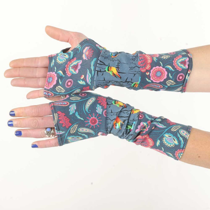 Mitaines longues bleu et gris, patchwork de jersey fleurs et oiseaux