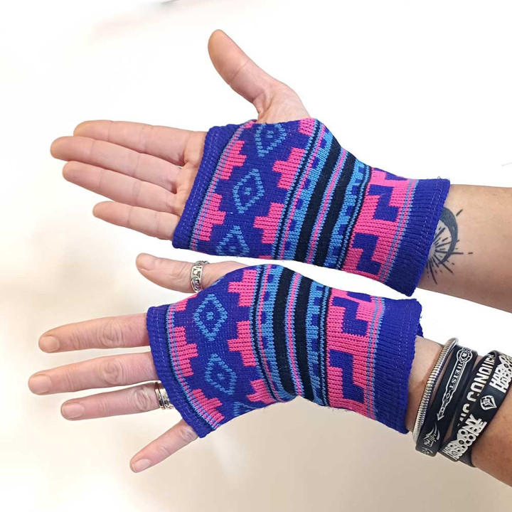 Short bright purple blue pink handwarmers with a geometric pattern, Handmade in France