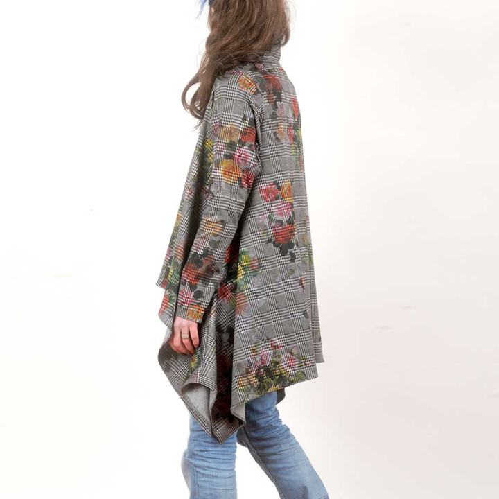 Pull tunique asymétrique prince de Galles gris et fleurs colorées Made in France