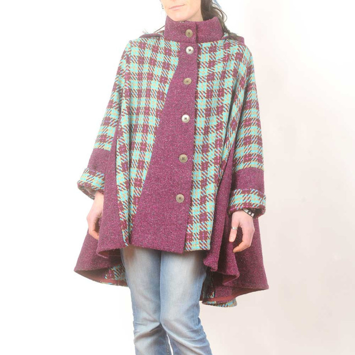 Cape graphique violette et carreaux à manches larges et capuche pointue, Made in France