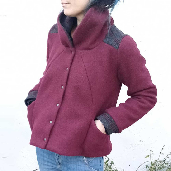 Blouson d'hiver en laine rouge bordeaux, Manteau court à grand col, Fabrication artisanale française