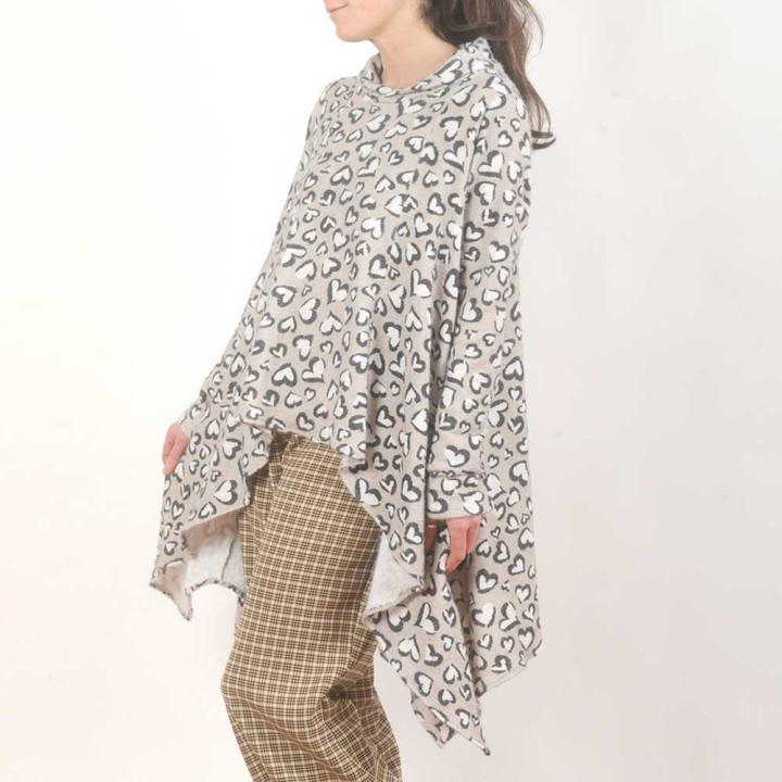 Pull tunique asymétrique maille beige et noir coeurs léopard Made in France