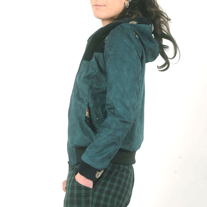 Cadeau créateur pour femme Blouson original vert et noir zippé à capuche