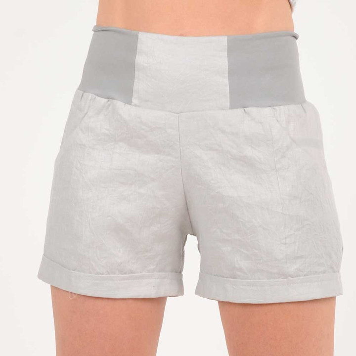 Short femme lin froissé gris clair, création artisanale MALAM