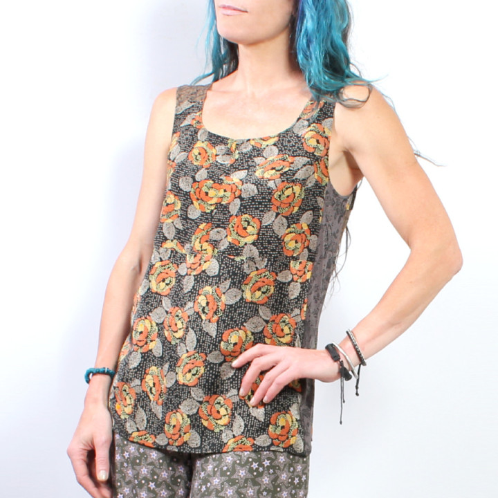 Top femme artisanal été fait main tissu fleuri vintage noir jaune orange et dentelle taupe création originale