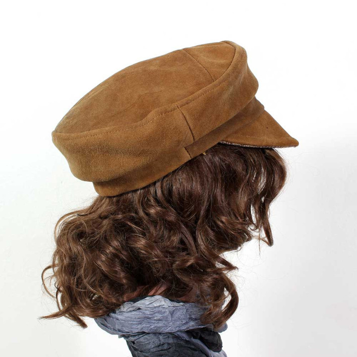 Képi revisité en cuir marron, un accessoire femme original fait main en France