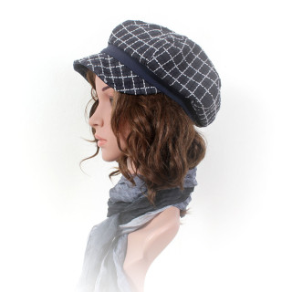Casquette gavroche femme en coton bleu brodé, création artisanale originale MALAM faite main en France