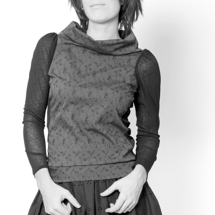 Haut femme à grand col, création artisanale personnalisable en tissu et maille, fabrication française MALAM