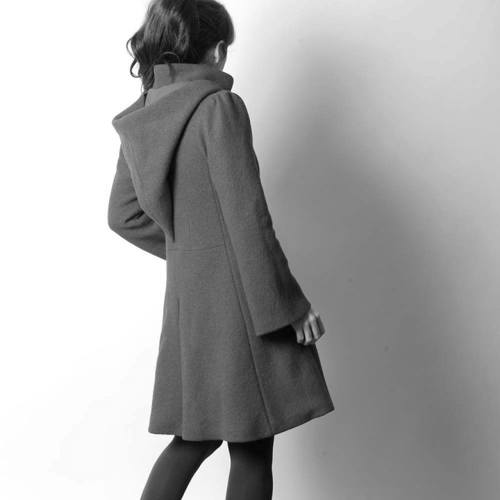 Customizable women’s coat with hood, flared cut and structured silhouette