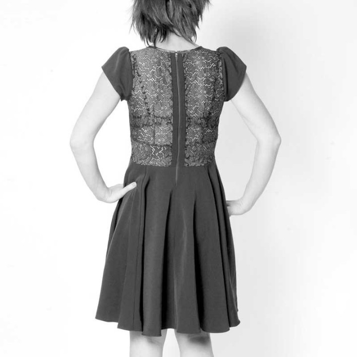 Robe de mariée avec décolleté dentelle personnalisée