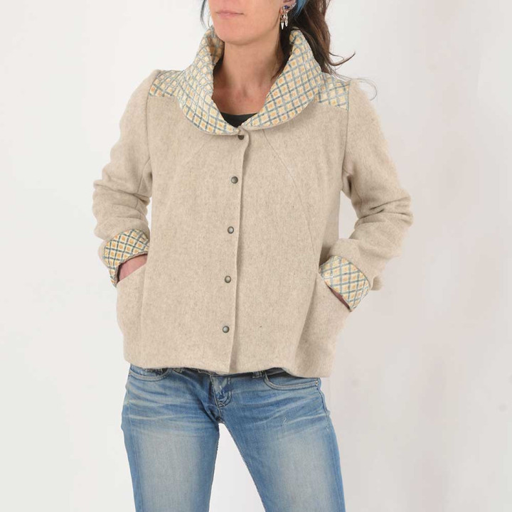 Veste courte beige en laine et velours, grand col, Fabriquée en France