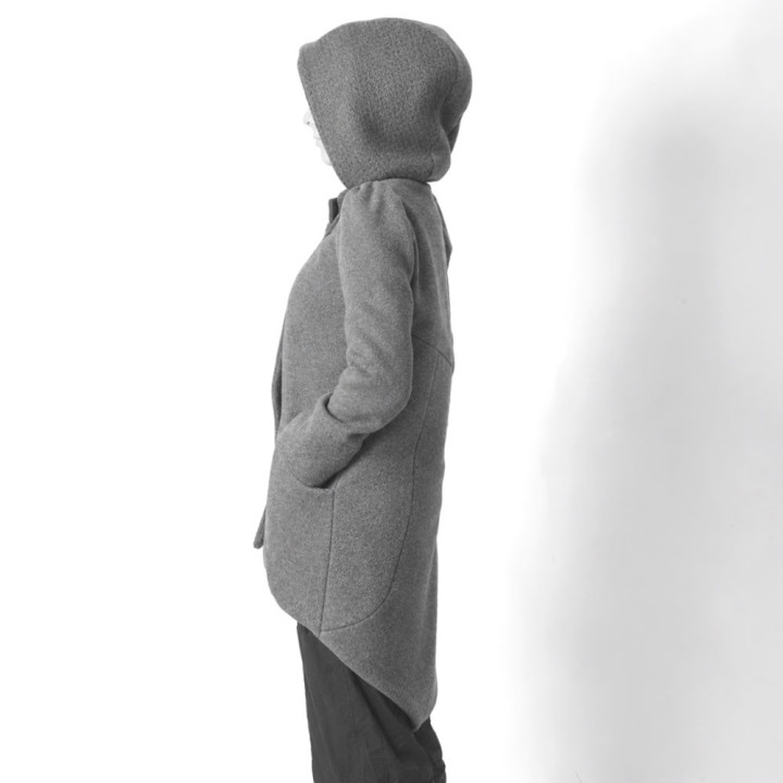 Manteau femme original à dos long asymétrique fabriqué en France
