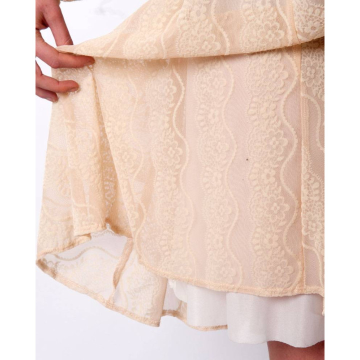 Robe maille dentelle beige à manches longues et empiècement décolleté