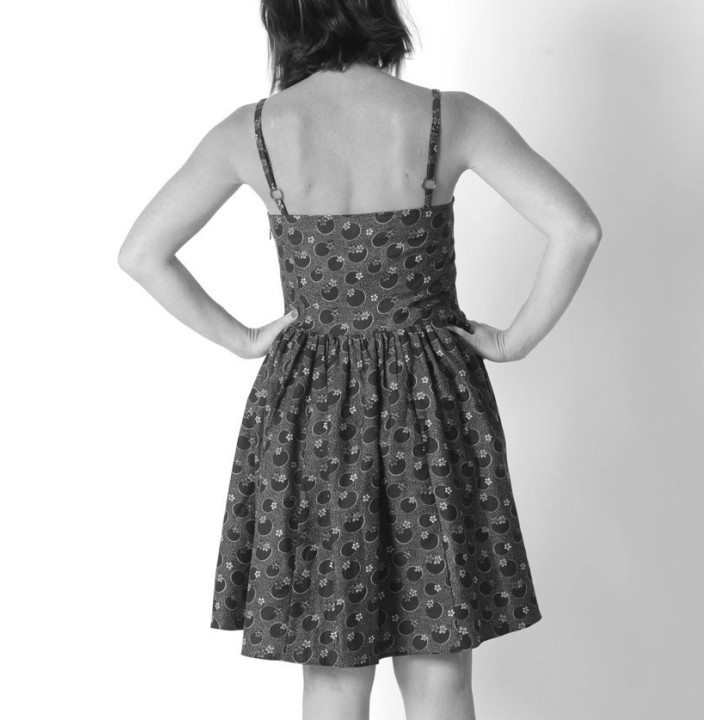 Robe courte à bretelles ou petites manches interchangeables - PERSONNALISABLE